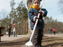 В Воронеже на уборку улиц вышло более 10 тысяч человек