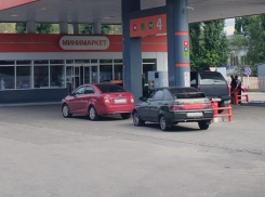 О росте поставок популярных марок топлива сообщили власти Воронежской области