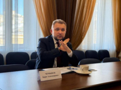 Запретить гражданам мять булки предложил воронежский депутат Госдумы