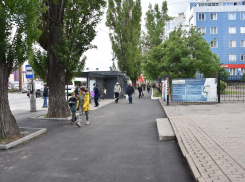 Многострадальный тротуар отремонтировали на остановке «Димитрова» в Воронеже