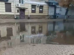 Мощный ливень устроил потоп на центральной улице Воронежа