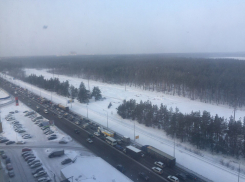 Снегопад спровоцировал в Воронеже огромные пробки