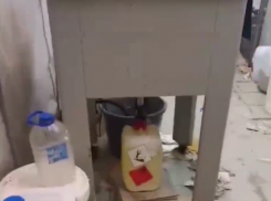 Домашний наркоцех накрыли в подвале закрытого коттеджного поселка в Воронеже – опубликовано видео