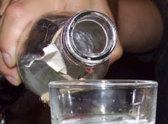 В Новохоперском районе семейная пара торговала опасным для жизни алкоголем