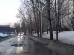Очень проблемную улицу показали на видео в Воронеже