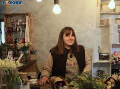 «Спим рядом с цветами»: сколько зарабатывают флористы за 8 марта в Воронеже