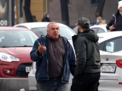 «Ща колёса тебе пробьют ребята!»: пранкер показал истинное лицо привокзальных таксистов в Воронеже