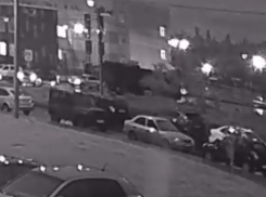 Момент наезда на ребенка попал на видео в воронежском ЖК 