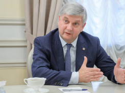Минута пиара губернатора по радио обходится воронежцам в пять тысяч рублей