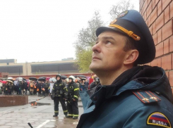 Экстремальные проводы на пенсию устроили начальнику дежурной службы пожаротушения в Воронеже