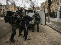 Опубликовано видео «атаки террористов» на военный штаб в Воронеже 