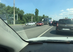 В массовой аварии  на Вогрэсовском мосту по вине водителя Ауди-Q7 пострадали трое