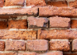 Воронежец прошел через стену, чтобы ограбить склад 