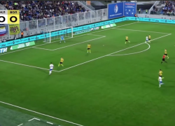 Сногсшибательный гол футболиста "Факела" Белайди Пуси стал лучшим в октябре