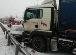 Опубликованы фото массового ДТП с участием фур на М-4 «Дон»