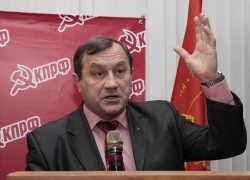 Защищавший педофила коммунист Рудаков за год разбогател на 4,6 млн рублей