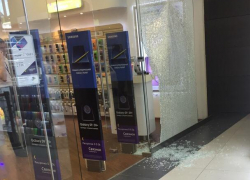 Последствия разгрома магазина смартфонов сняли в Воронеже