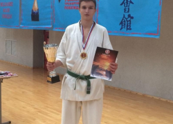 Выпускник скончался после массовой драки с рецидивистом из-за кальяна в Воронежской области