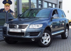 «Цвет синий, 2014 год выпуска и поставщик в Воронеже» - крупный чиновник покупает Touareg