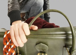 Воронежец украл сумку у покупательницы в магазине 