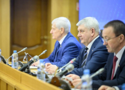 Роботы, масло, триллионы рублей: воронежский губернатор поделился успехами региона 