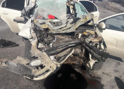 Два человека погибли в жутком ДТП с фурой в Воронежской области