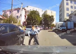 Шумахер отдыхает: водитель в Воронеже чудом успел затормозить