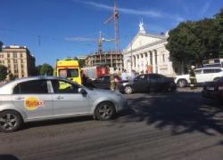 Два человека пострадали в массовом ДТП у здания правительства Воронежской области