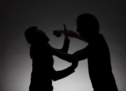 Воронежец во время драки лишил свою супругу зрения