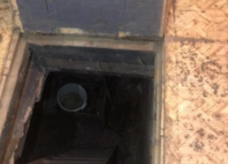 Пьяный воронежец запер в подвале жену и дочь, угрожая обеим ножом 