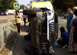 Опубликованы фото ДТП с перевернувшимся JAC в Воронеже