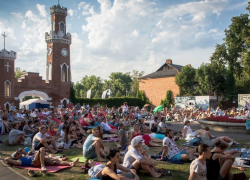 Как в 40-градусную жару в Воронеже прошёл фестиваль "Усадьба Jazz" 