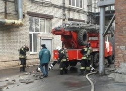 В центре Воронежа загорелся фармацевтический завод 