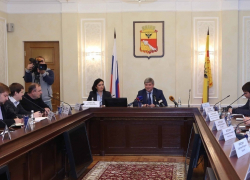 Александр Гусев вышел к прессе