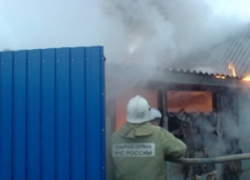 Под Воронежем сгорел отечественный автомобиль