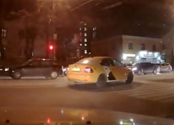 Торопливый таксист рискнул здоровьем пассажира в Воронеже