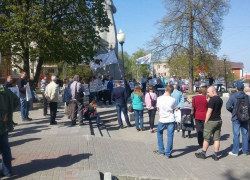 На Советской площади Воронежа в митинге оппозиции приняла участие сотня человек