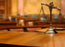 Пьяный водитель BMW X5, который разнес шиномонтаж с работником, ответит в суде