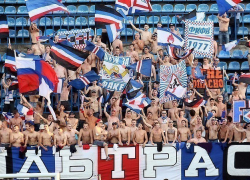 Болельщики «Факела» едва не устроили потасовку во время кубкового матча с «Локомотивом»