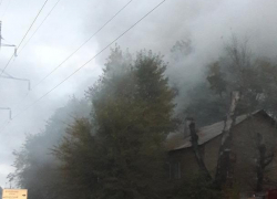 Мощный пожар уничтожил строения на «улице мойщиков» в Воронеже