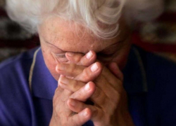 Бомж избил и ограбил пенсионерку в центре Воронежа