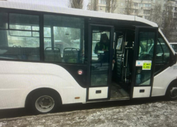 Пенсионерка попала в больницу после падения в воронежской маршрутке 