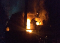 39 спасателей тушили базу отдыха под Воронежем 