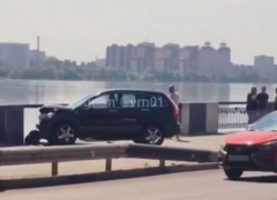 Столкновение с ограждением Чернавского моста спасло пенсионерку от падения в водохранилище 