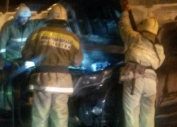 Автомобиль UAZ Patriot внезапно загорелся в Воронеже