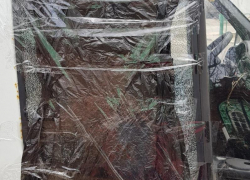 Последствия автовандализма сняли у церкви в Воронеже