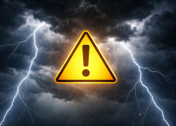 Опасная гроза надвигается на Воронежскую область