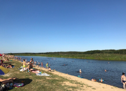 Экстренные службы города ликвидируют последствия разлива топлива на реке в Воронеже