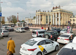 У воронежского ж/д вокзала открылась платная парковка