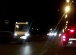 Момент массового ДТП с маршруткой в Воронеже попал на видео